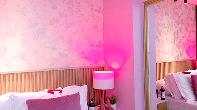 AdelineJhones online show from December 18, 7:07 pm