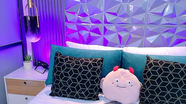 AdelineJhones online show from May 3, 2:09 pm
