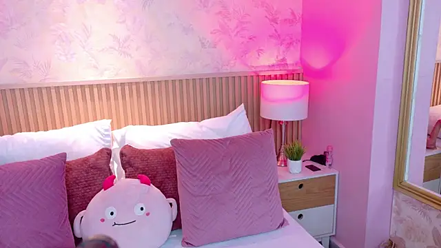 AdelineJhones online show from February 23, 2:06 pm