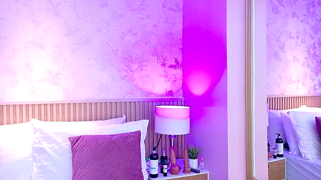 Snapshot of AdelineJhones chatting on December 5, 2:48 pm AdelineJhones online show from December 5, 2:48 pm