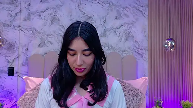 Snapshot of AdelineJhones chatting on October 25, 1:45 pm AdelineJhones online show from October 25, 1:45 pm