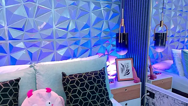 AdelineJhones online show from March 22, 2:18 pm