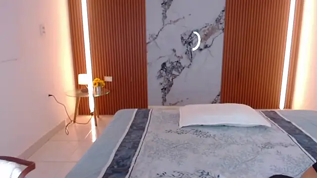 rosselyn  online show from March 30, 8:21 pm