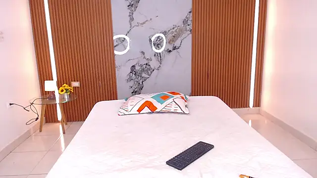 rosselyn  online show from February 11, 12:49 pm