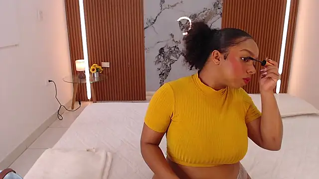 rosselyn  online show from April 9, 1:06 pm