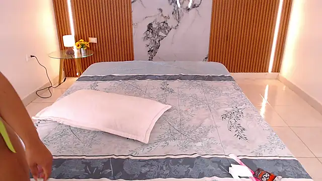 rosselyn  online show from March 20, 12:39 pm