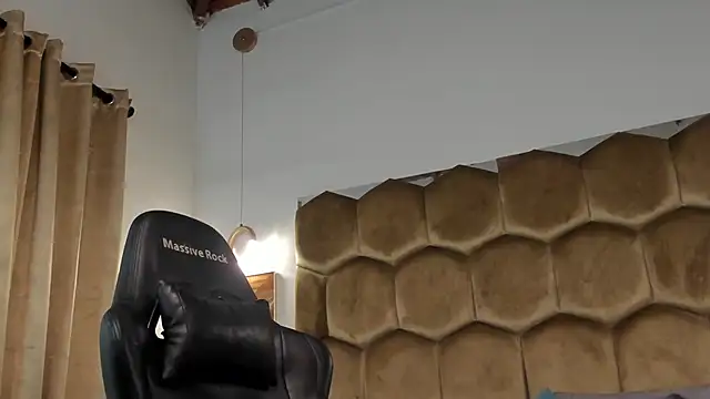 JACKSON STIFLER online show from February 8, 9:01 pm