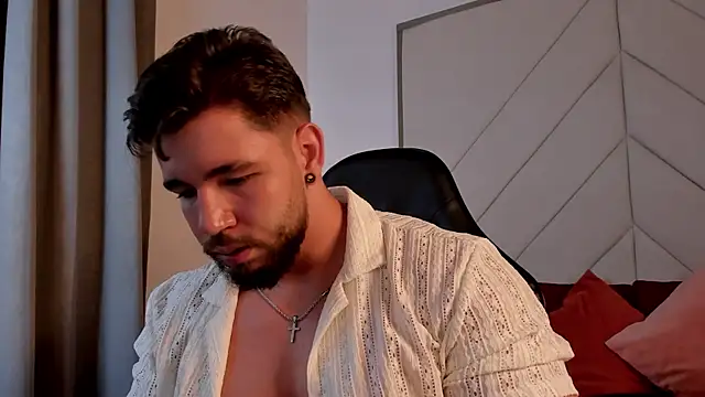 JACKSON STIFLER online show from April 12, 4:43 pm