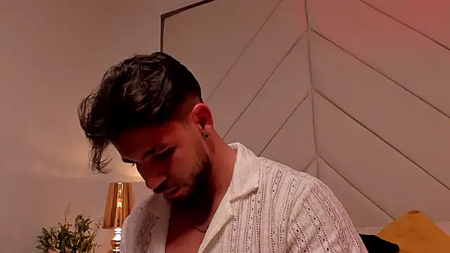 JACKSON STIFLER online show from February 5, 11:00 pm