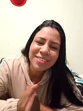 LeilaTaylor online show from December 4, 1:43 pm