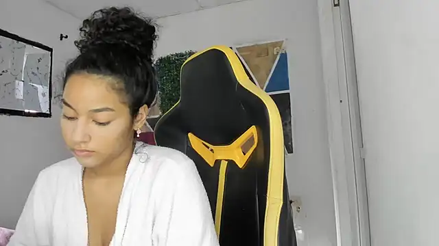 emily stars1 online show from February 26, 9:15 pm