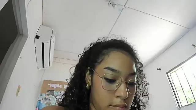 emily stars1 online show from March 14, 6:14 pm