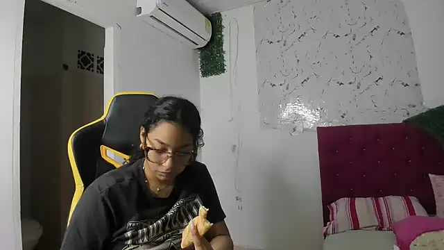 emily stars1 online show from February 5, 12:39 am