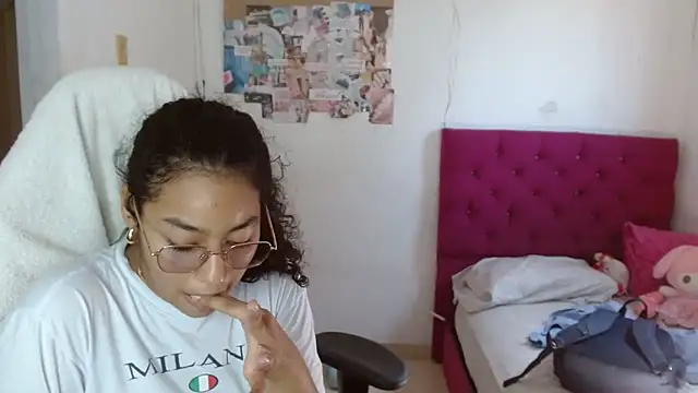 emily stars1 online show from March 27, 7:37 pm