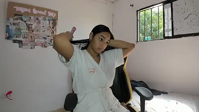 emily stars1 online show from March 17, 7:50 pm