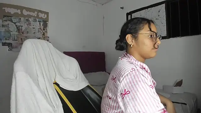 emily stars1 online show from March 17, 7:33 am