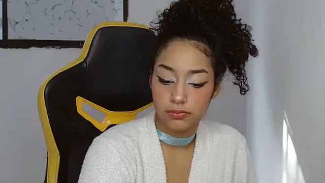 emily stars1 online show from December 13, 8:04 pm