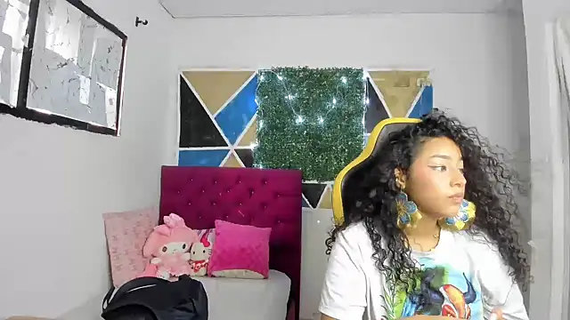 emily stars1 online show from February 12, 9:03 pm