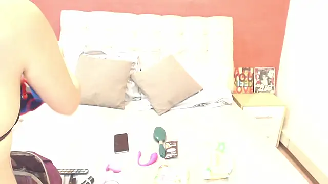 Snapshot of Samantha__Benet chatting on November 8, 7:28 pm Samantha Benet online show from November 8, 7:28 pm