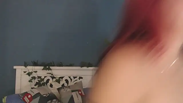 Samantha  Benet online show from March 12, 9:08 pm