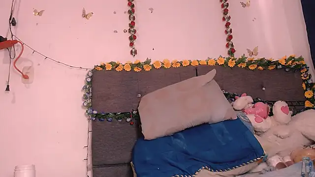 Soraya hott online show from April 8, 12:06 pm