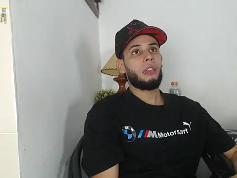 Snapshot of Maxcole_07 chatting on November 9, 11:20 pm Maxcole 07 online show from November 9, 11:20 pm