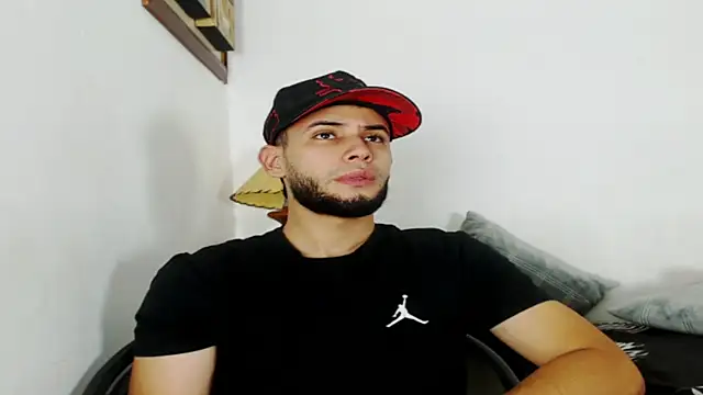 Snapshot of Maxcole_07 chatting on October 31, 2:57 pm Maxcole 07 online show from October 31, 2:57 pm