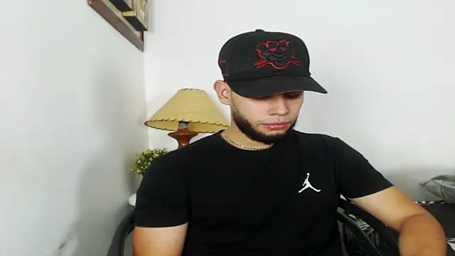 Snapshot of Maxcole_07 chatting on October 31, 12:07 am Maxcole 07 online show from October 31, 12:07 am