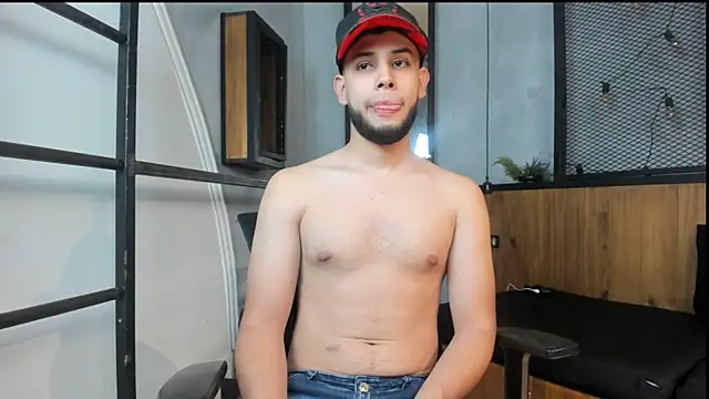 Snapshot of Maxcole_07 chatting on November 30, 7:47 pm Maxcole 07 online show from November 30, 7:47 pm