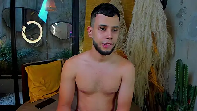 Snapshot of Maxcole_07 chatting on December 1, 7:48 pm Maxcole 07 online show from December 1, 7:48 pm