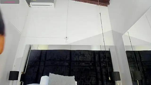 Snapshot of EmmadaSilva chatting on April 21, 1:42 am EmmadaSilva online show from April 21, 1:42 am