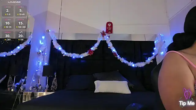 Snapshot of EmmadaSilva chatting on December 14, 10:37 pm EmmadaSilva online show from December 14, 10:37 pm