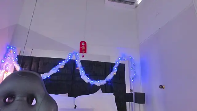 Snapshot of EmmadaSilva chatting on November 27, 7:03 pm EmmadaSilva online show from November 27, 7:03 pm