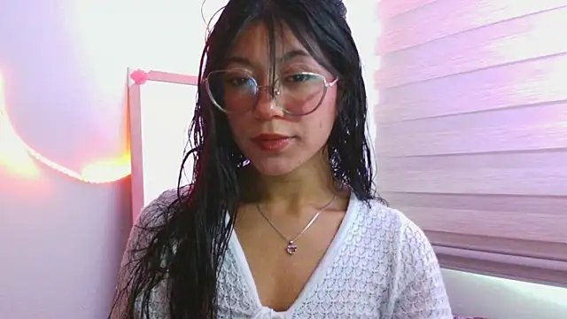 LissyM online show from April 21, 8:48 pm