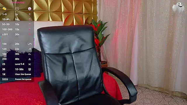 Snapshot of Velvet_Sin_ chatting on November 3, 3:01 am Velvet Sin online show from November 3, 3:01 am