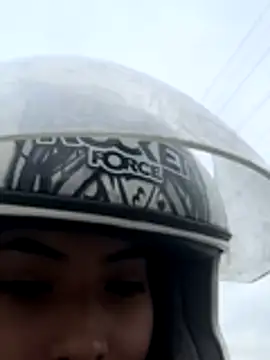 Snapshot of miadaviesx chatting on November 15, 11:25 am miadaviesx online show from November 15, 11:25 am