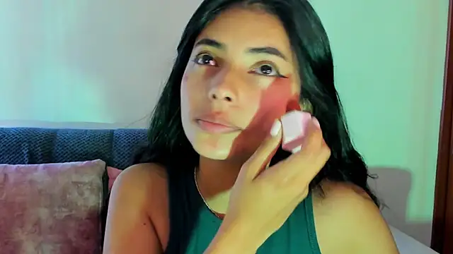 Snapshot of miadaviesx chatting on November 22, 12:48 pm miadaviesx online show from November 22, 12:48 pm