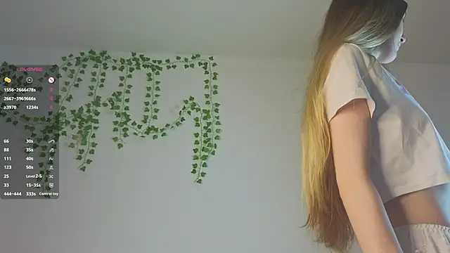 Snapshot of KissyCloud chatting on November 17, 8:18 am KissyCloud online show from November 17, 8:18 am