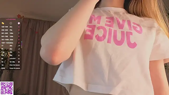 Snapshot of KissyCloud chatting on November 8, 10:08 am KissyCloud online show from November 8, 10:08 am