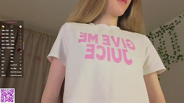 Snapshot of KissyCloud chatting on November 4, 8:18 am KissyCloud online show from November 4, 8:18 am