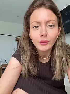 Lovelavender  online show from April 16, 1:23 pm
