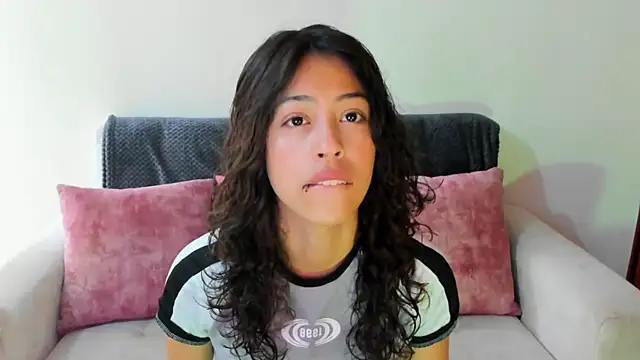 emily jonessxx online show from November 15, 6:12 pm