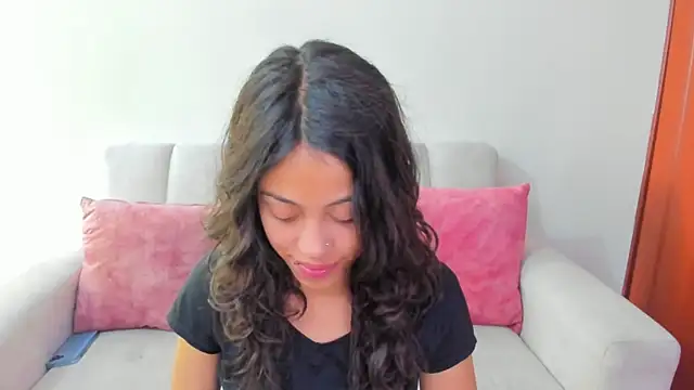 emily jonessxx online show from November 10, 8:03 pm