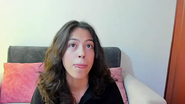 emily jonessxx online show from November 24, 7:14 pm