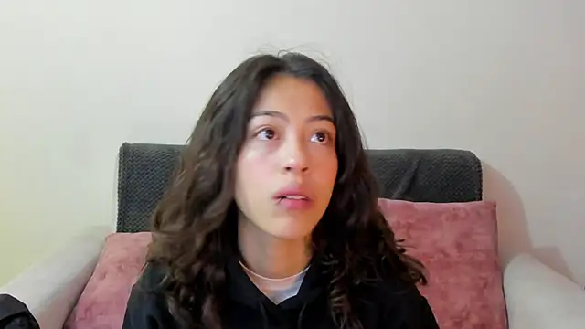 emily jonessxx online show from December 2, 11:34 am