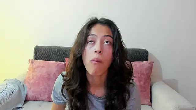 emily jonessxx online show from November 25, 8:09 pm