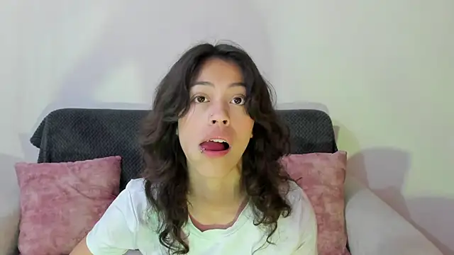 emily jonessxx online show from December 15, 1:50 pm