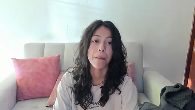 emily jonessxx online show from November 1, 9:52 pm