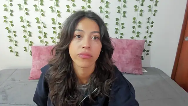 emily jonessxx online show from February 27, 7:03 pm