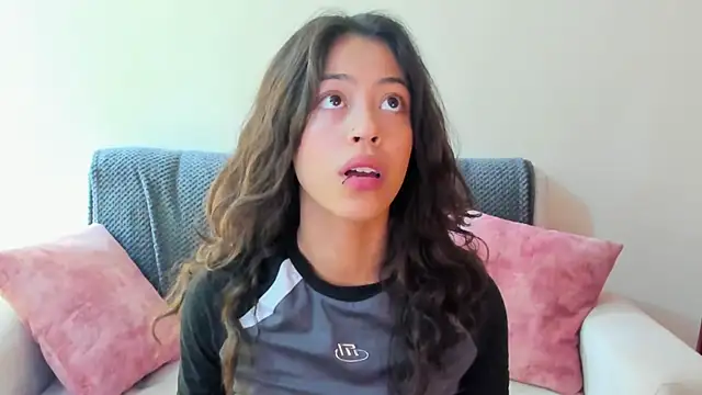 emily jonessxx online show from November 21, 5:56 pm